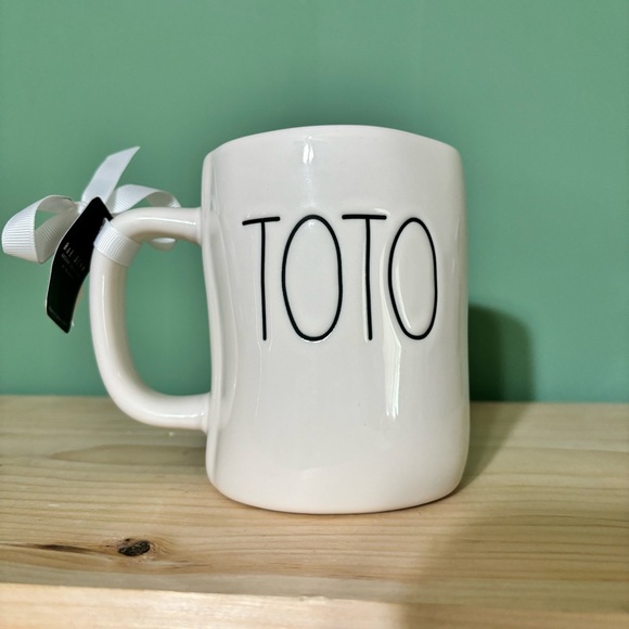 NWT Rae Dunn Wizard of Oz Toto Mug 85th Anniversary Wizard of Oz Collection - Picture 2 of 7